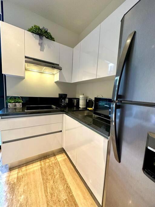 2 Beds Pool View Modern Apt/parking, Gym, Rooftop - 405 Musa